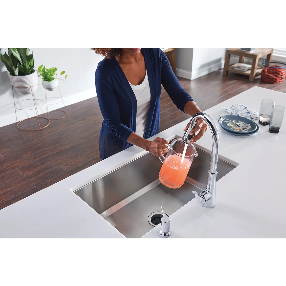 Moen Hadley Single-Handle Pulldown Kitchen Faucet 87245 in Chrome (87245) - view 8