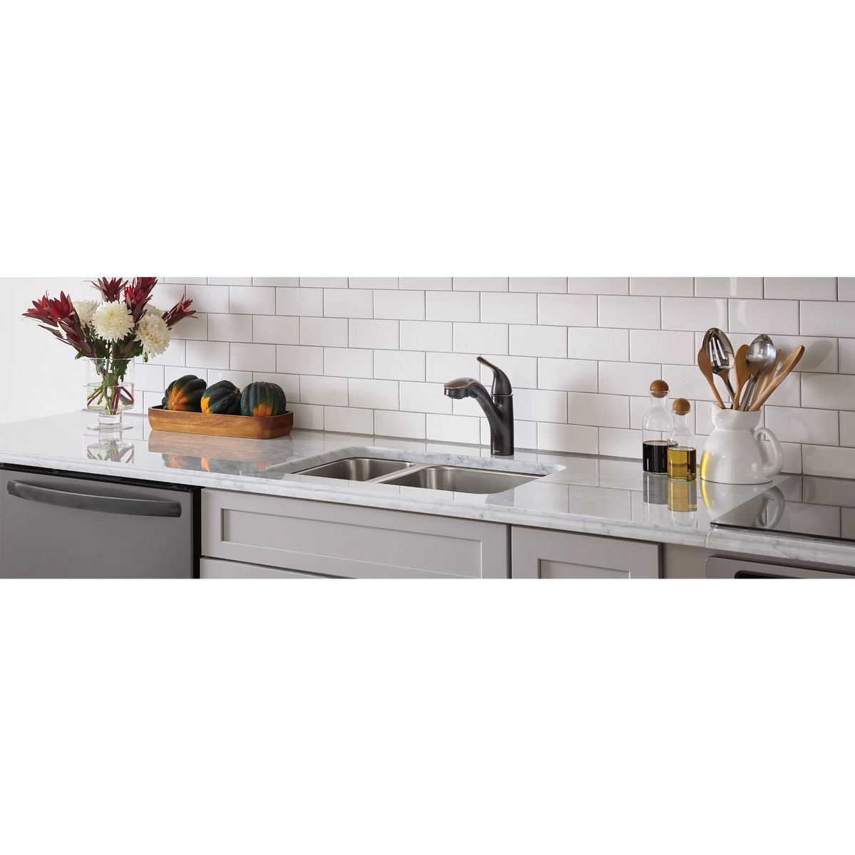 Moen Brecklyn Single-Handle Low-Arc Pullout Kitchen Faucet 87557 in Mediterranean Bronze (87557BRB) - view 12