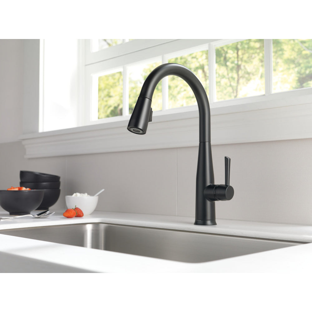 Delta Essa Single Handle Pull-Down Kitchen Faucet 9113T-DST