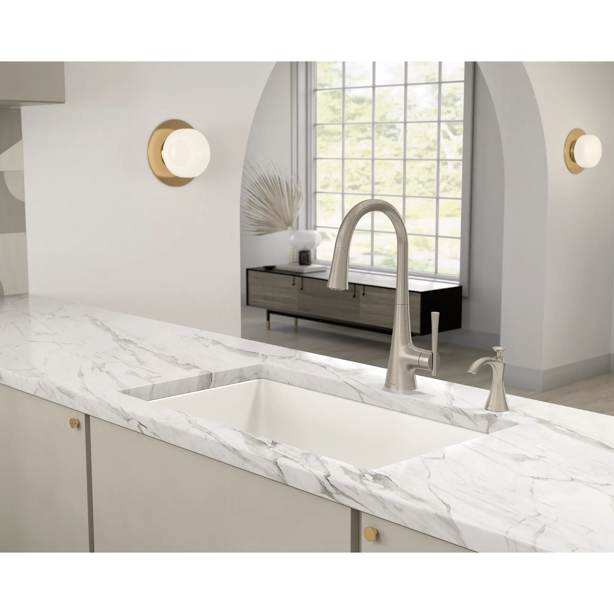 Moen Kurv Single-Handle High-Arc Pulldown Kitchen Faucet 9126 in Spot Resist Stainless (9126SRS) - view 4