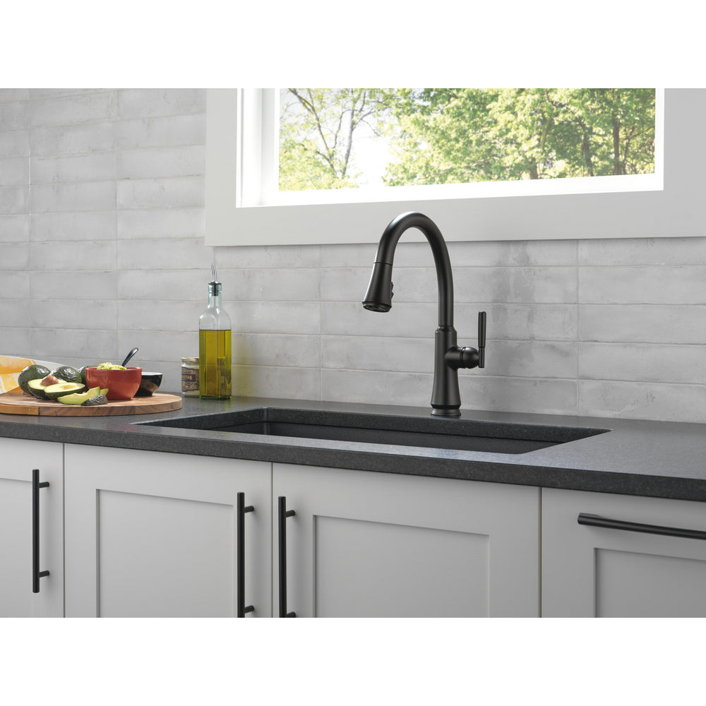 Delta Coranto Pull-Down Kitchen Faucet - Matte Black