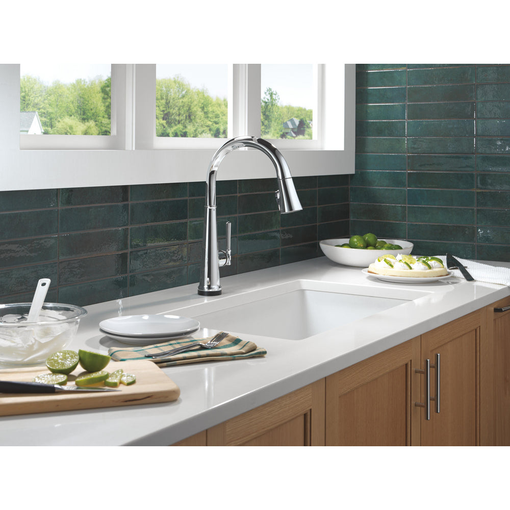 Delta Emmeline Touchless Kitchen Pulldown