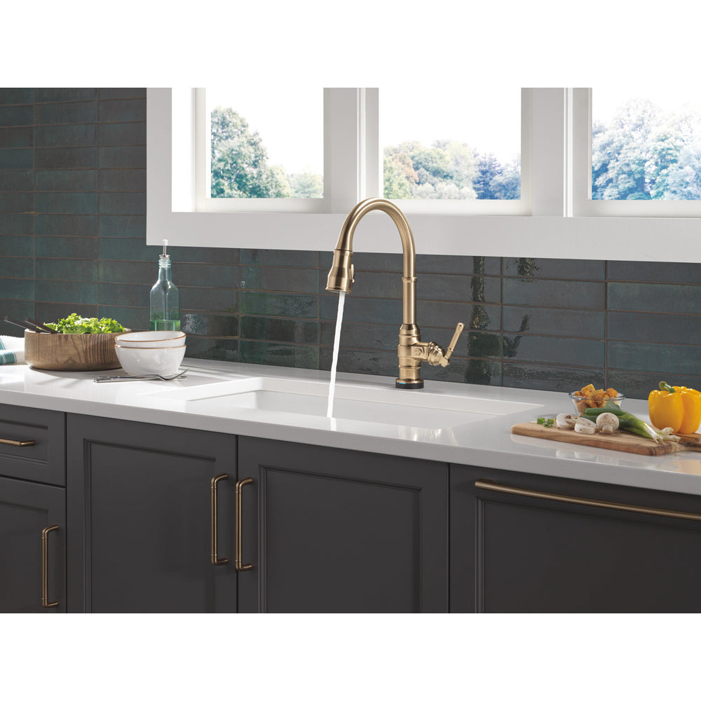 Delta Broderick Touchless Kitchen Pulldown