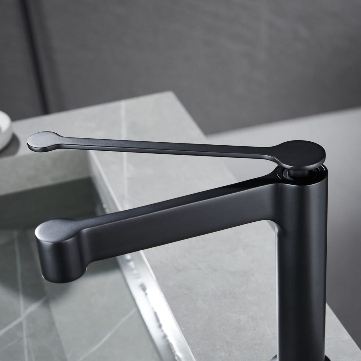Kube Bath AQUA MIRANTE SINGLE LEVER BATHROOM VANITY - Black (AFB088-BK) view 2