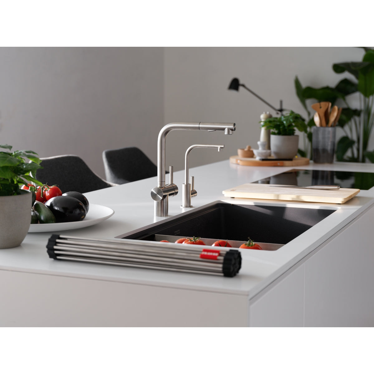 Franke Atlas Neo pull-out kitchen faucet ATL-PO-304