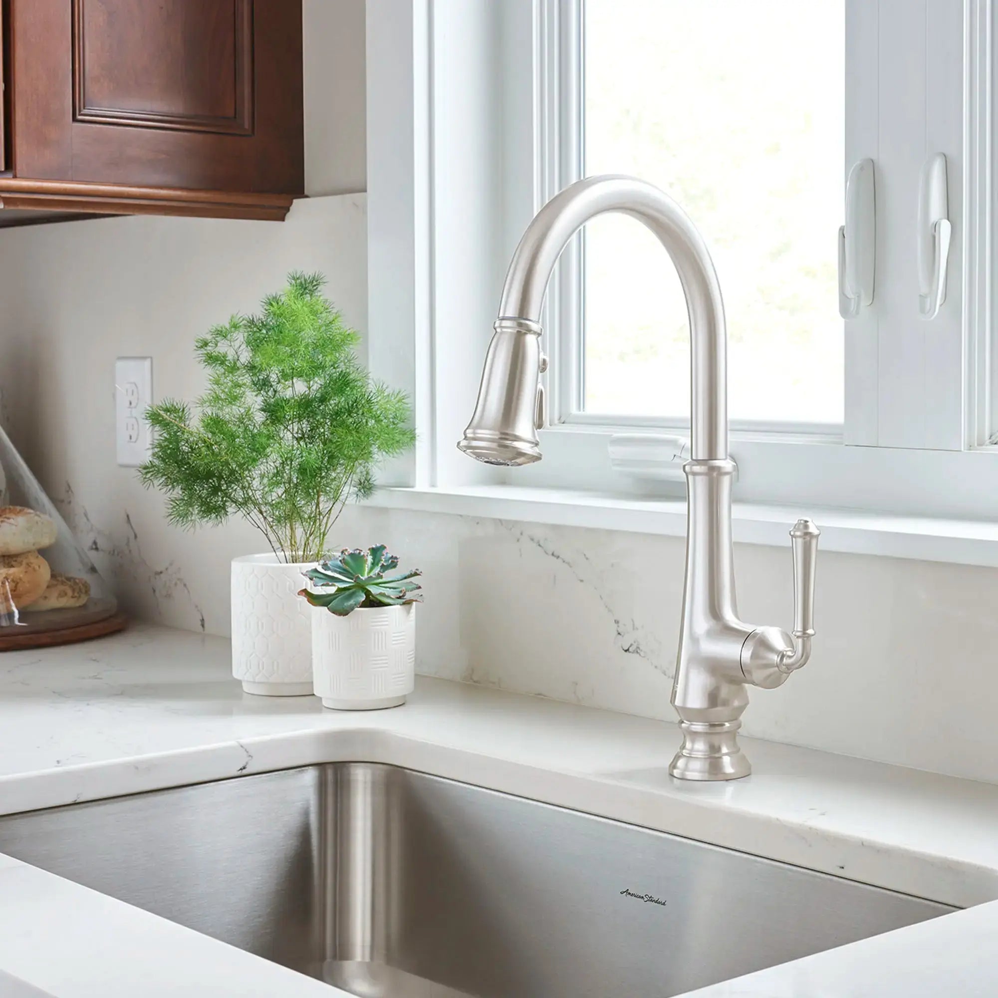 American Standard Delancey Single-Handle Pull-Down Dual Spray Function Kitchen Faucet 1.5 gpm/5.7 L/min - Plumbing Market