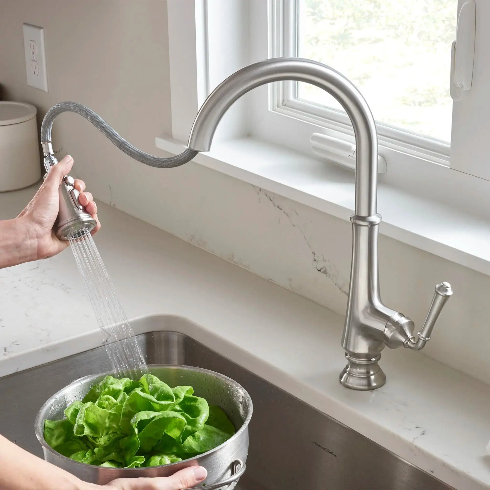 American Standard Delancey Single-Handle Pull-Down Dual Spray Function Kitchen Faucet 1.5 gpm/5.7 L/min - Plumbing Market