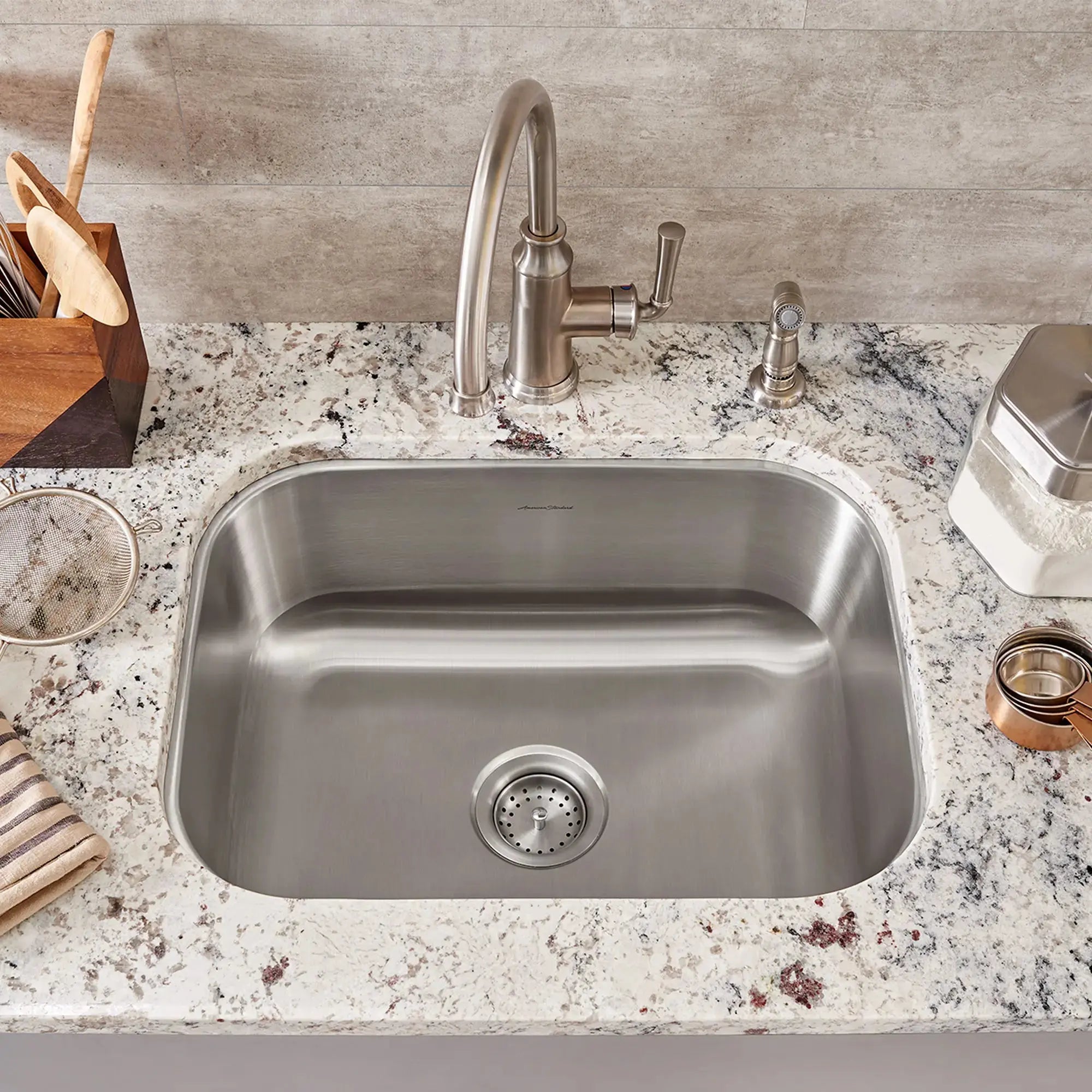 American Standard Portsmouth 23 x 18-Inch Stainless Steel Undermount Single Bowl Kitchen Sink 18SB.9231800S.075 - Plumbing Market