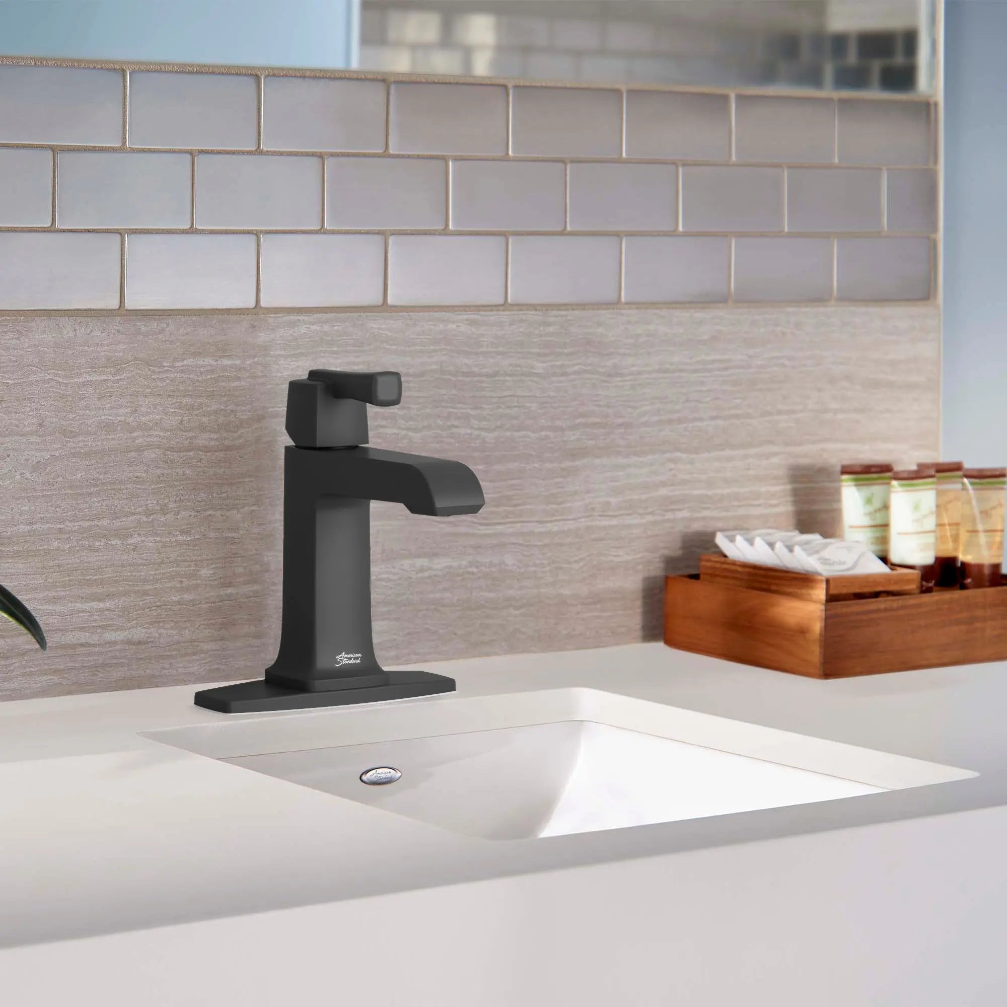 American Standard Townsend Single Hole Single-Handle Bathroom Faucet 1.2 gpm/4.5 L/min With Lever Handle 7353101.243 - Plumbing Market