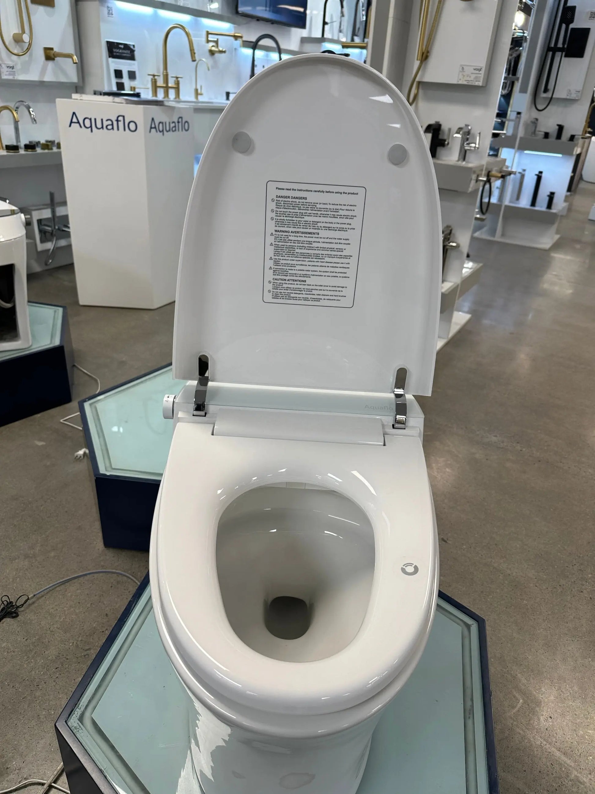 Aquaflo Full Integrated Auto Open and Close Smart Toilet - Plumbing Market