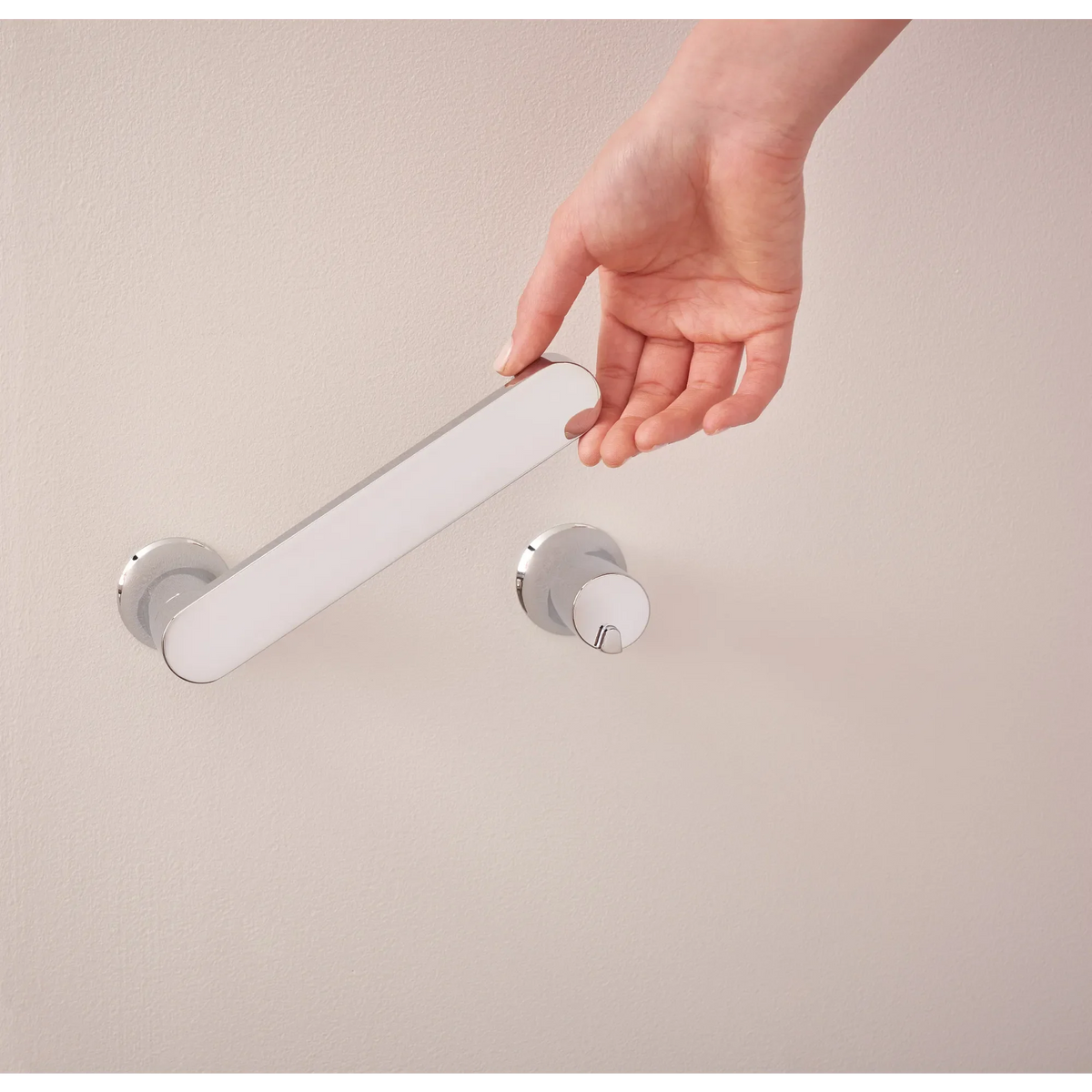 Moen Genta LX Pivoting Toilet Paper Holder BH3808 in Chrome (BH3808CH) - view 4