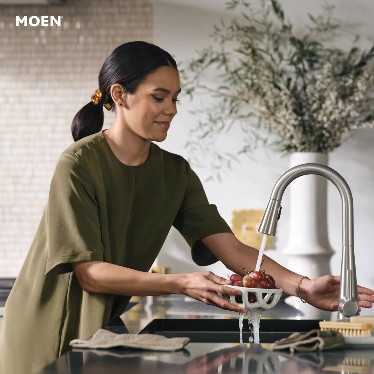 Moen Sleek MotionSense Wave Single-Handle High-Arc Single-Sensor Pulldown Kitchen Faucet 7864EW in Spot Resist Stainless (7864EWSRS) - view 3