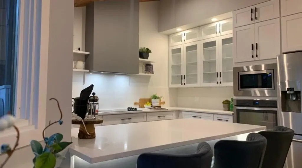 Caesarstone 5141 Frosty Carrina Ivory White Quartz with Grey Veins - Plumbing Market
