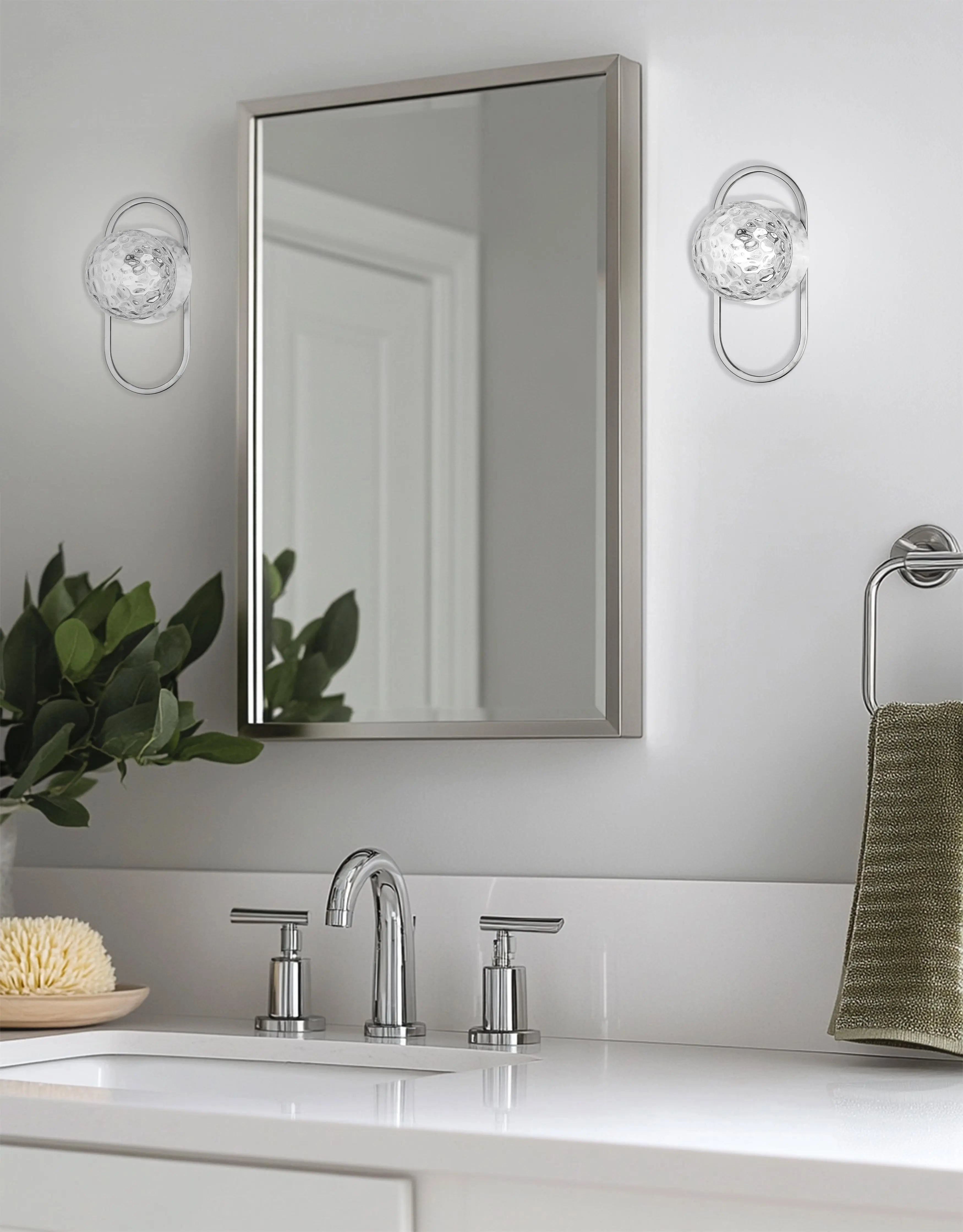 Dainolite 1 Light Polished Chrome Wall Sconce w/ Clear Hammered Glass