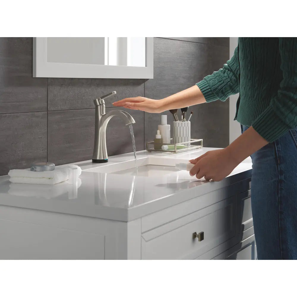 Delta LINEAX Top Handle Touch2O Bathroom Faucet with Touchless Technology