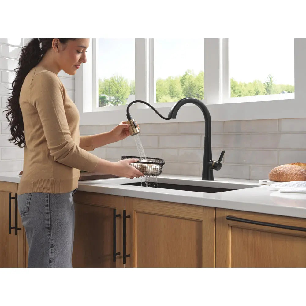 Delta Monrovia-Pulldown Kitchen Faucet Matte Black/Champagne Bronze - Plumbing Market