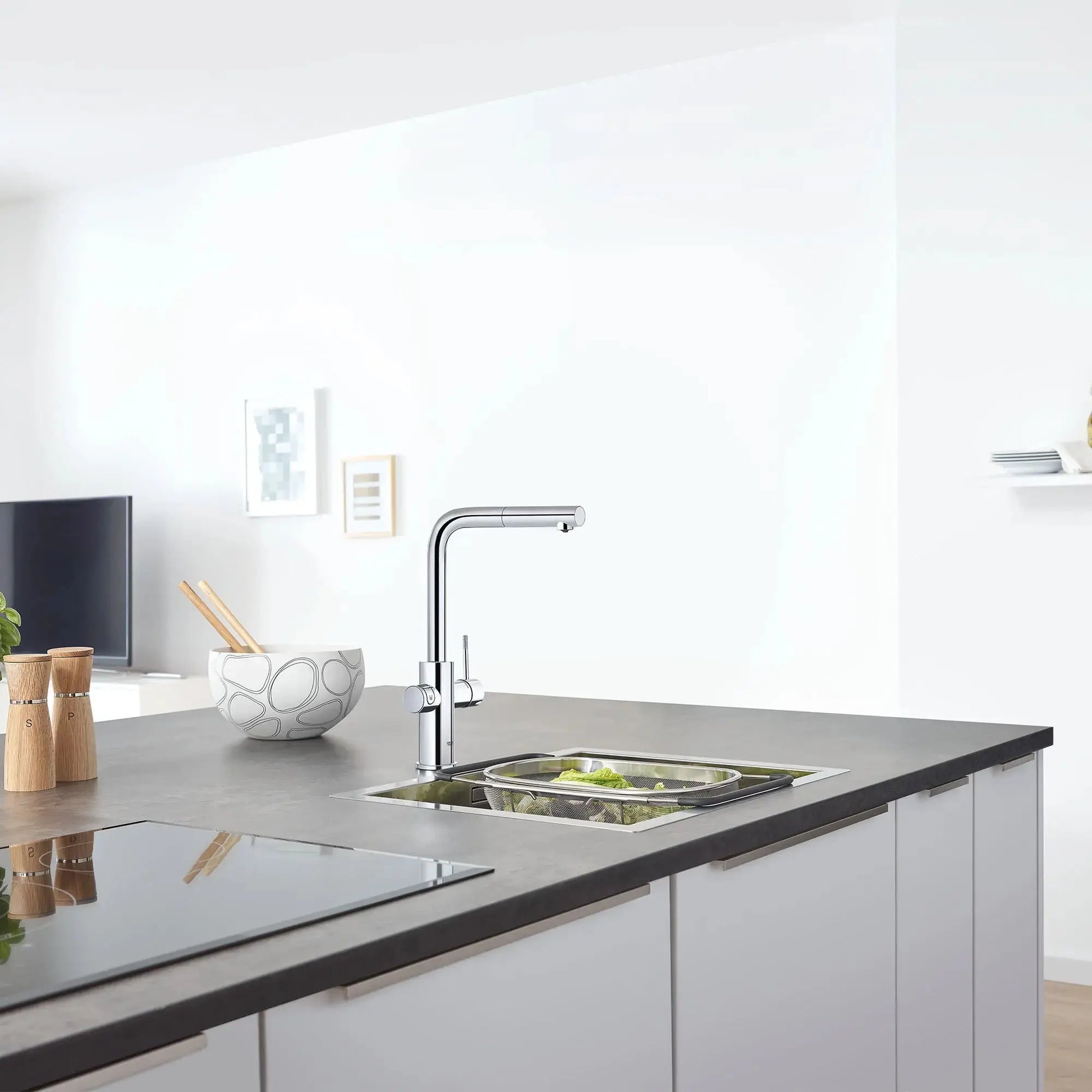 GROHE Blue Single-Handle Pull-Out Kitchen Faucet Single Spray 6.6 L/min (1.75 gpm) with Chilled and Sparkling Water - Plumbing Market
