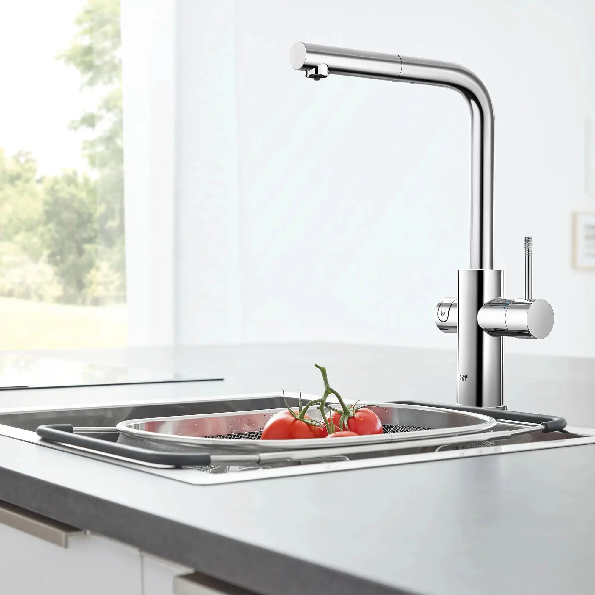 GROHE Blue Single-Handle Pull-Out Kitchen Faucet Single Spray 6.6 L/min (1.75 gpm) with Chilled and Sparkling Water - Plumbing Market