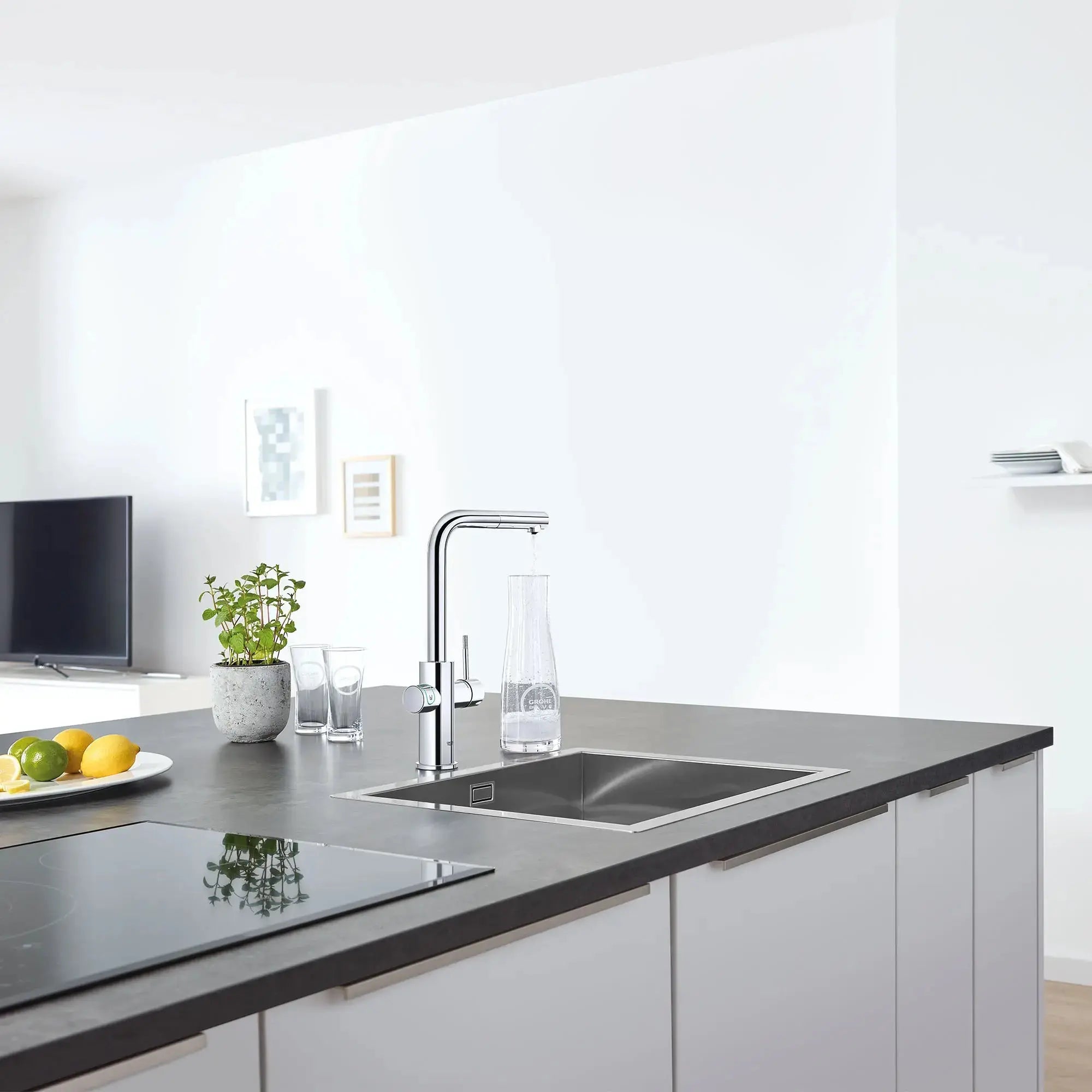 GROHE Blue Single-Handle Pull-Out Kitchen Faucet Single Spray 6.6 L/min (1.75 gpm) with Chilled and Sparkling Water - Plumbing Market