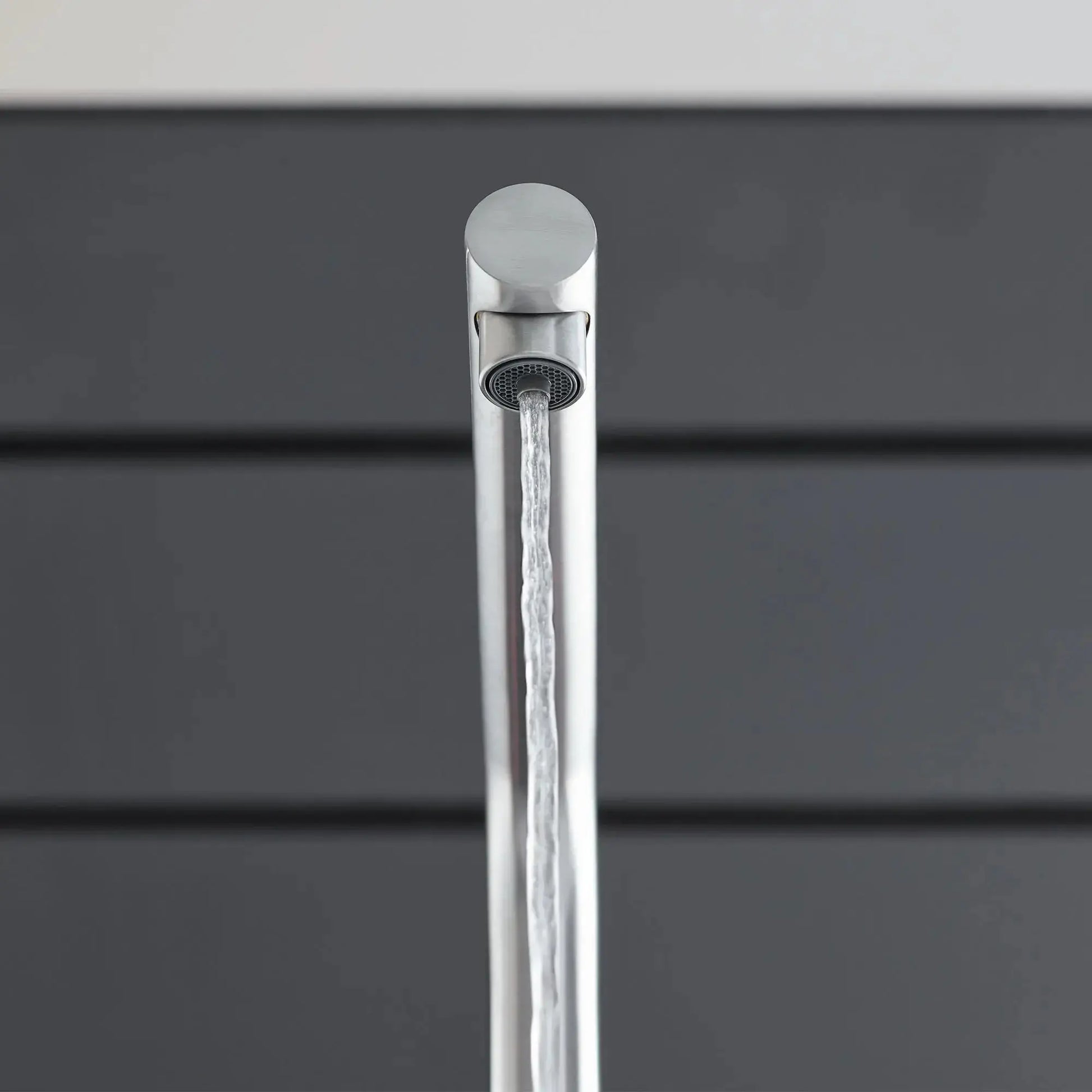 GROHE Blue Single-Handle Pull-Out Kitchen Faucet Single Spray 6.6 L/min (1.75 gpm) with Chilled and Sparkling Water - Plumbing Market