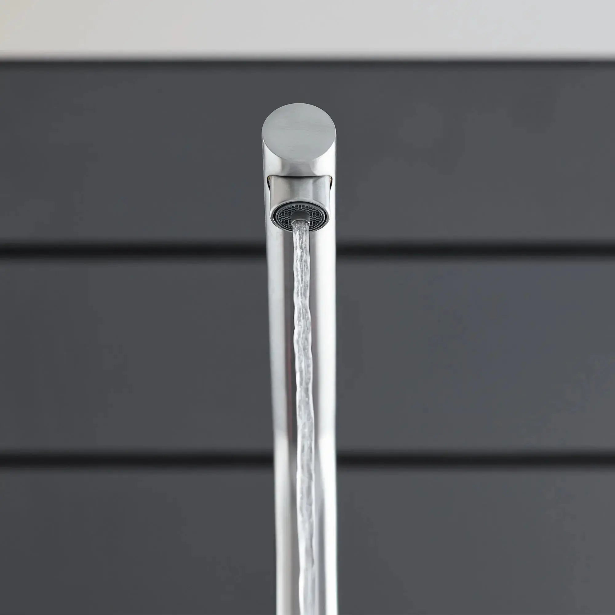 GROHE Blue Single-Handle Pull-Out Kitchen Faucet Single Spray 6.6 L/min (1.75 gpm) with Chilled and Sparkling Water - Plumbing Market