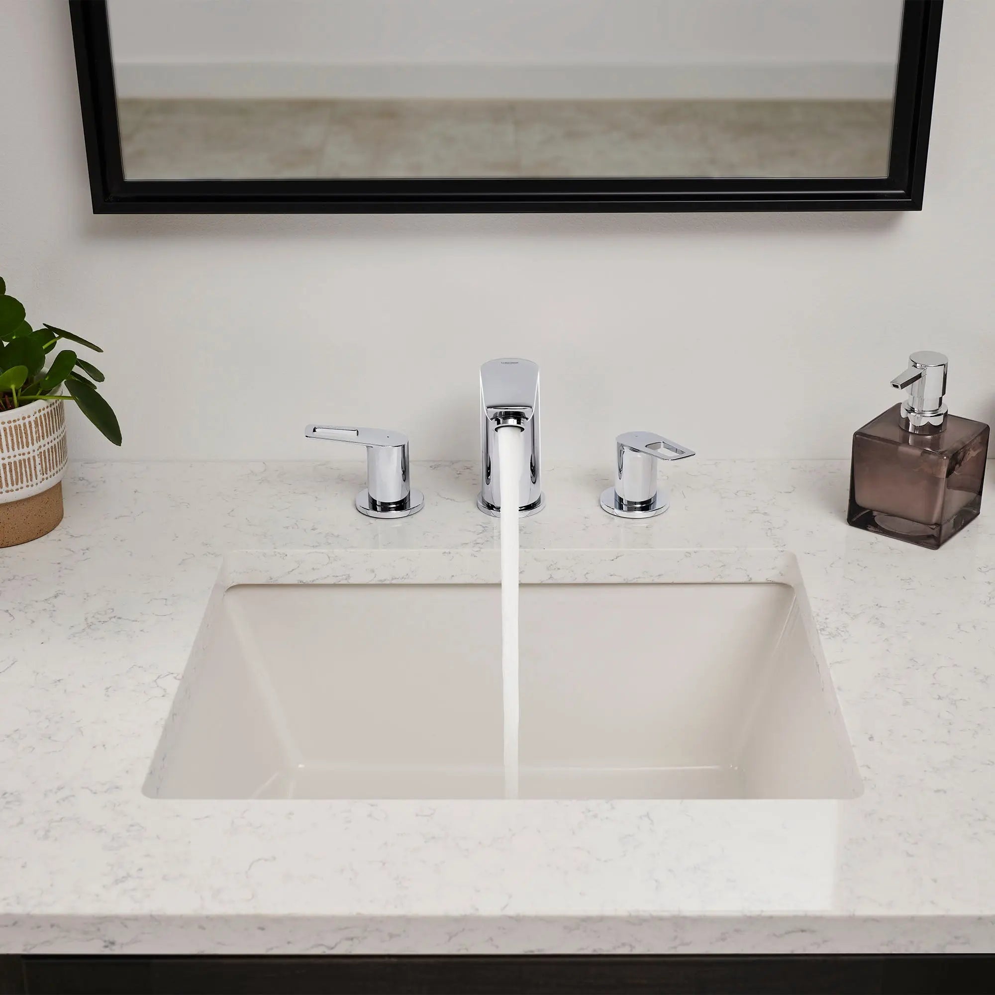 Grohe BAULOOP 8IN WIDESPREAD BATHROOM FAUCET  Chrome 20225001 - Plumbing Market