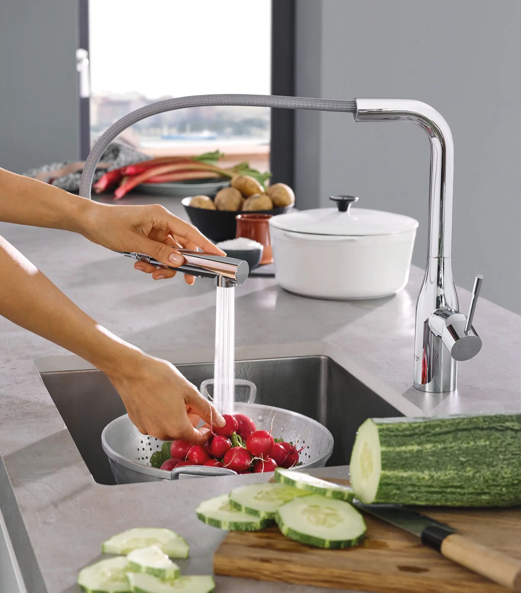 Grohe ESSENCE NEW OHM SINK L-SPOUT SPRAY US  Chrome 30271000 - Plumbing Market