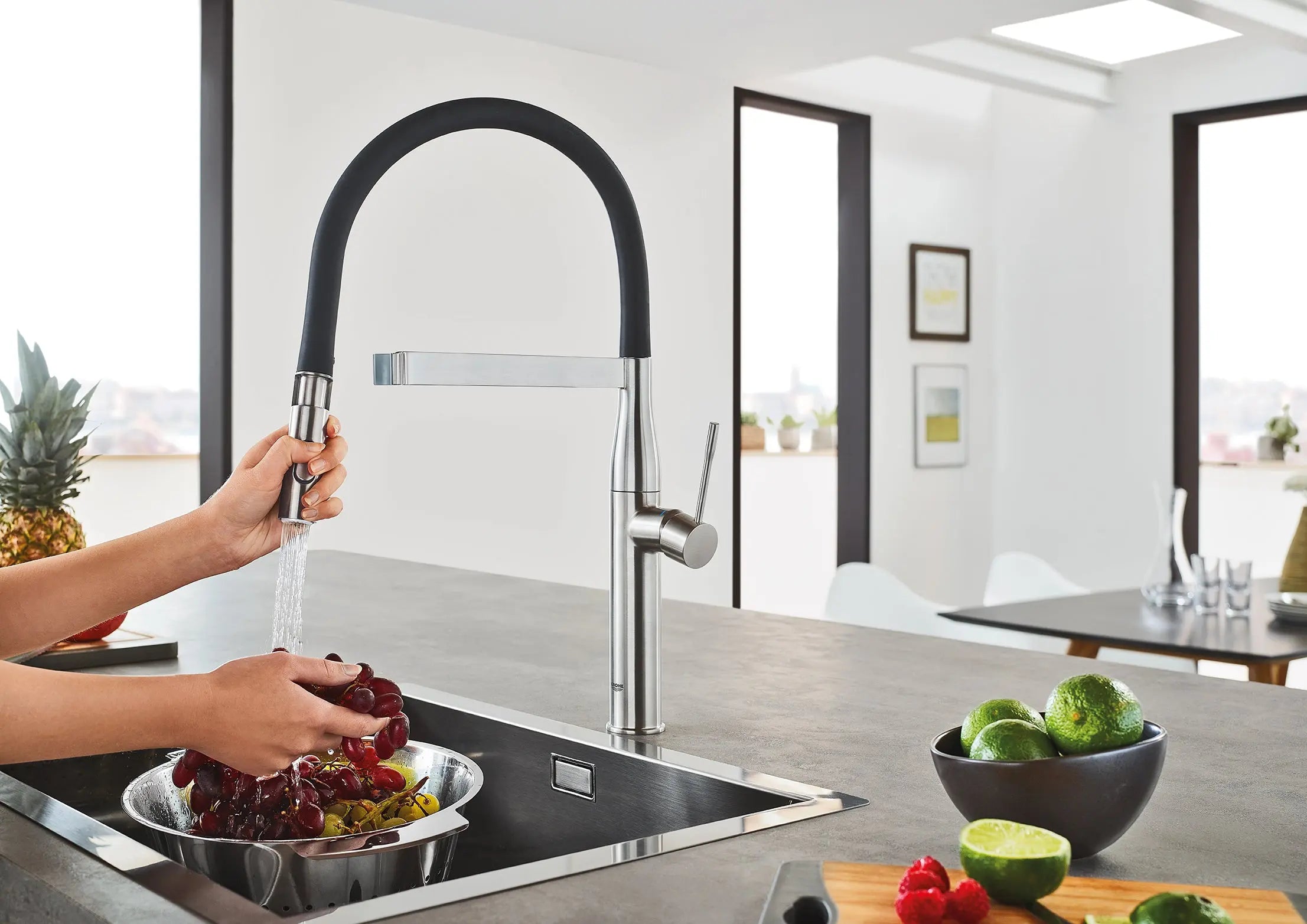 Grohe ESSENCE SEMI-PRO KITCHEN US, BLACK HOSE  Chrome 30295000 - Plumbing Market
