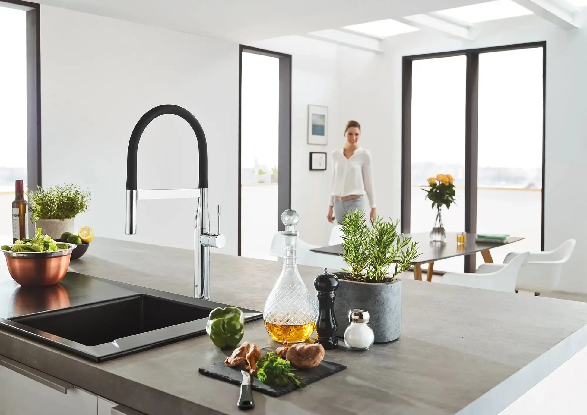 Grohe ESSENCE SEMI-PRO KITCHEN US, BLACK HOSE  Chrome 30295000 - Plumbing Market