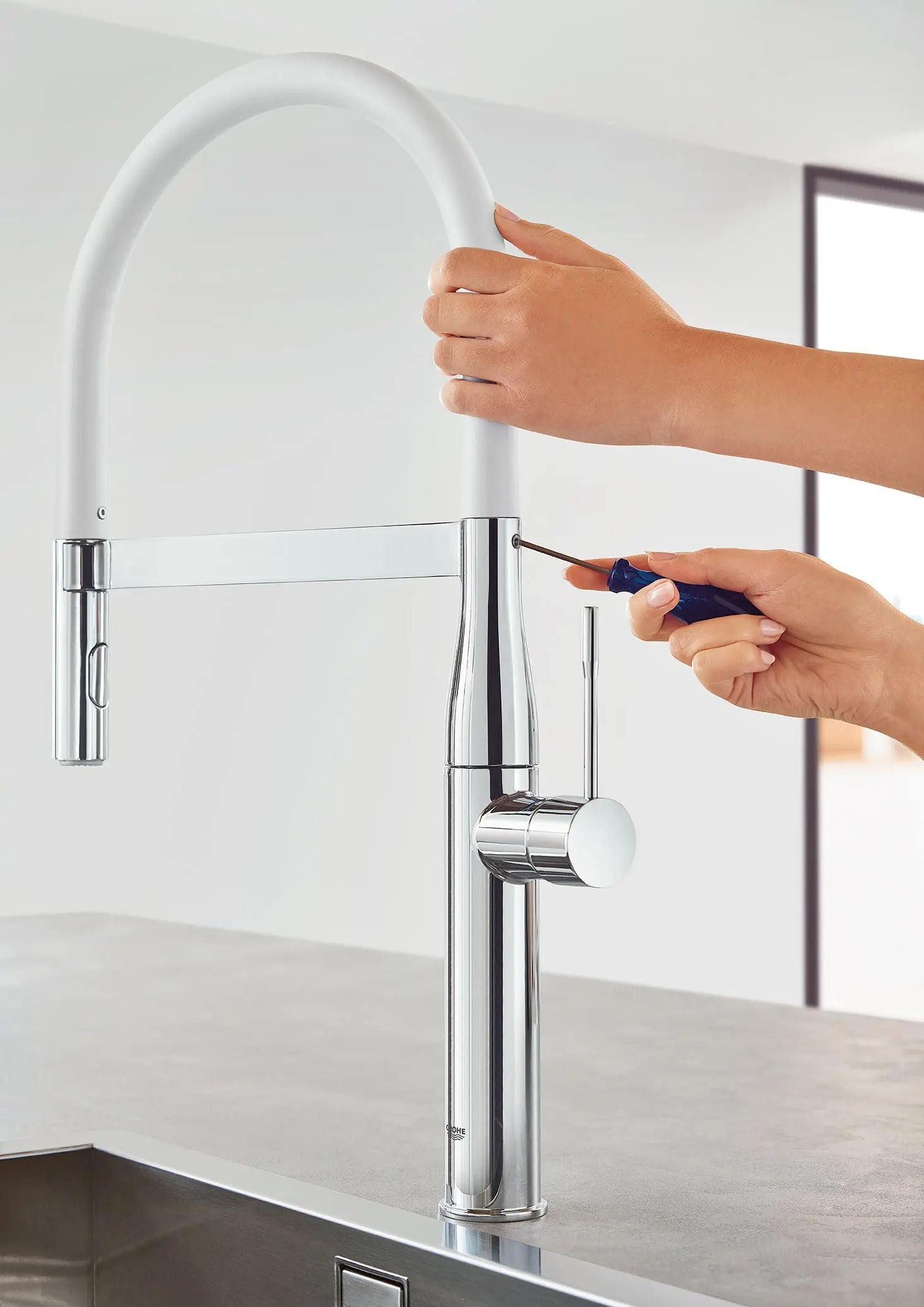 Grohe ESSENCE SEMI-PRO KITCHEN US, BLACK HOSE  Chrome 30295000 - Plumbing Market