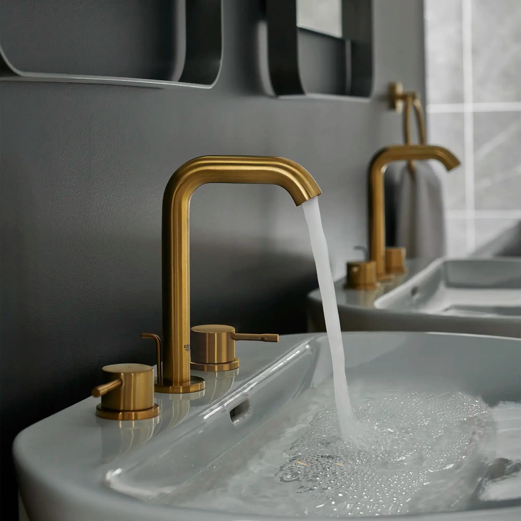 Grohe ESSENTIALS TOWL RING  Brushed Cool Sunrise 40365GN1 - Plumbing Market