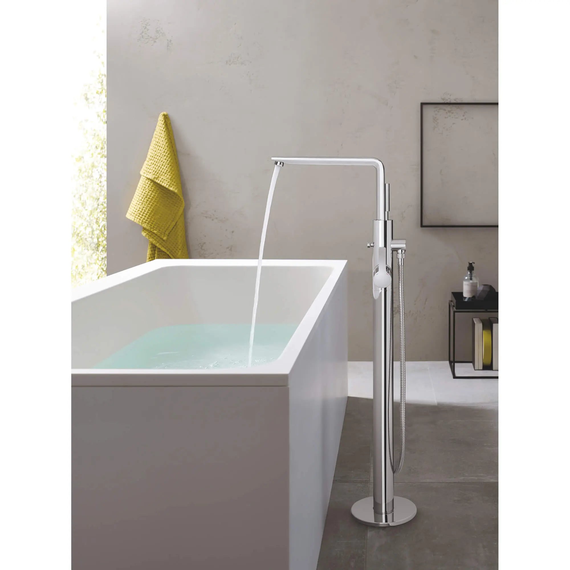 Grohe LINEARE NEW OHM BATH FREEST.  Chrome 23792001 - Plumbing Market