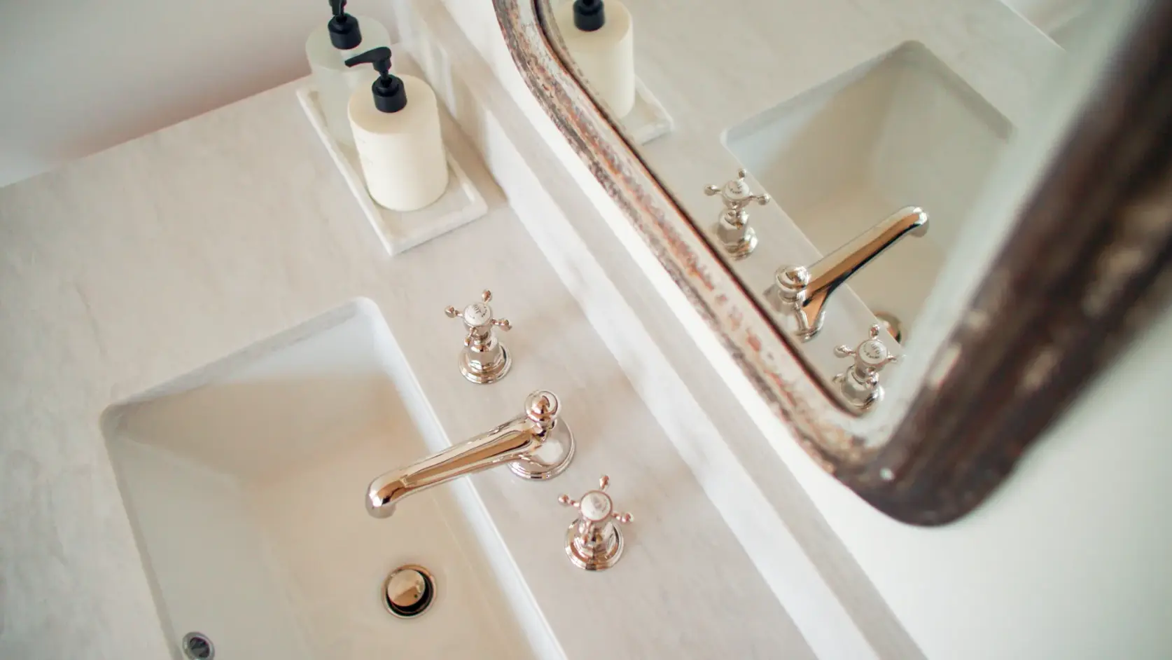 Hanstone Eden Quartz Polished White & Grey Jumbo Slab - Plumbing Market