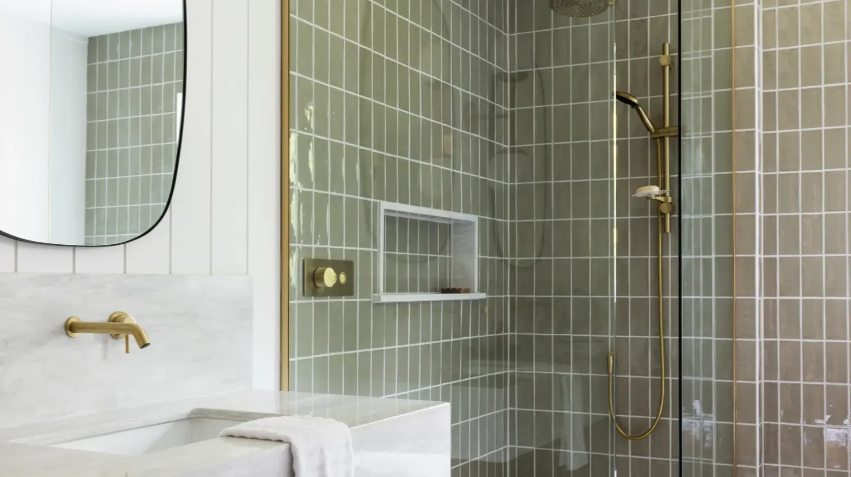Hanstone Elba White Polished White & Grey Quartz Slab - Plumbing Market