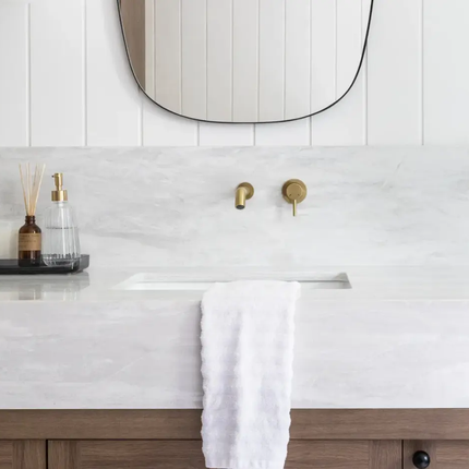 Hanstone Elba White Polished White & Grey Quartz Slab - Plumbing Market