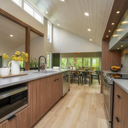 Hanstone Uptown Grey Quartz Polished Grey Quartz with Creamy White Veins - Plumbing Market