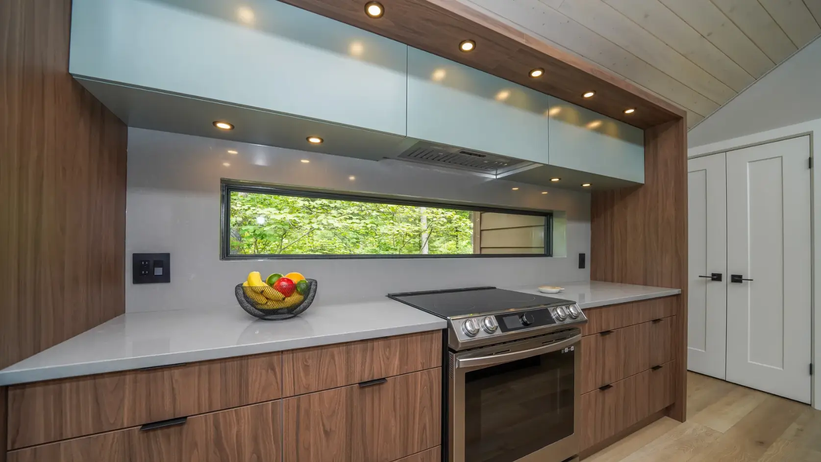 Hanstone Uptown Grey Quartz Polished Grey Quartz with Creamy White Veins - Plumbing Market