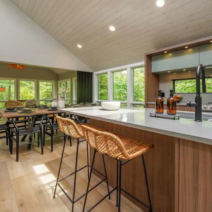 Hanstone Uptown Grey Quartz Polished Grey Quartz with Creamy White Veins - Plumbing Market