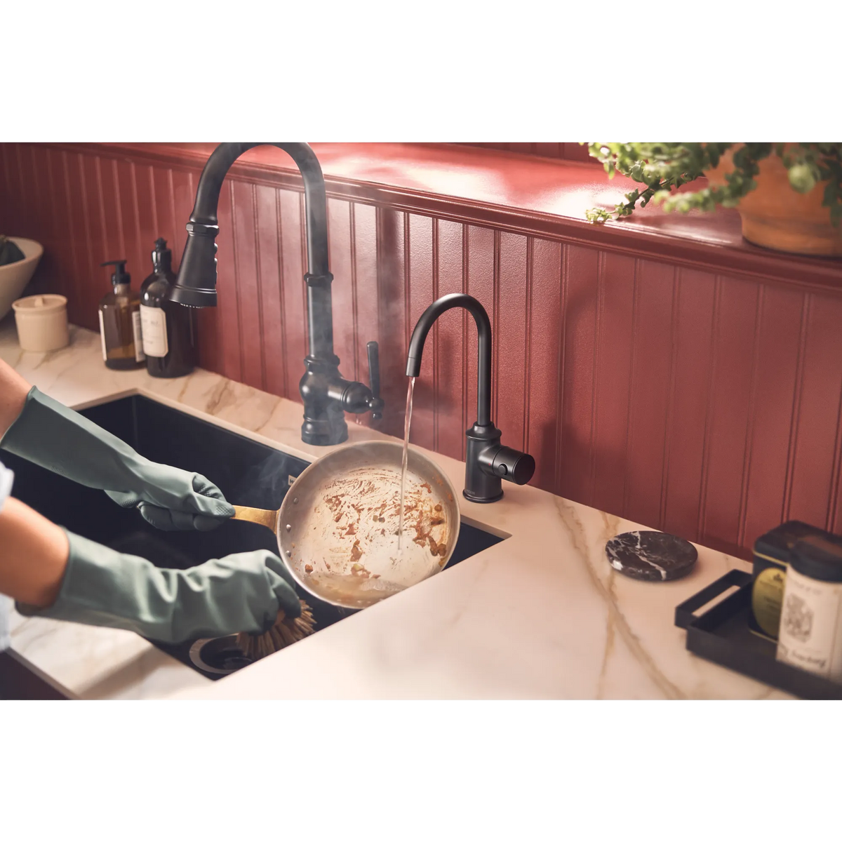 Moen Sip Traditional Single-Handle High-Arc Undermount Beverage Faucet IH7600 in Matte Black (IH7600BL) - view 11