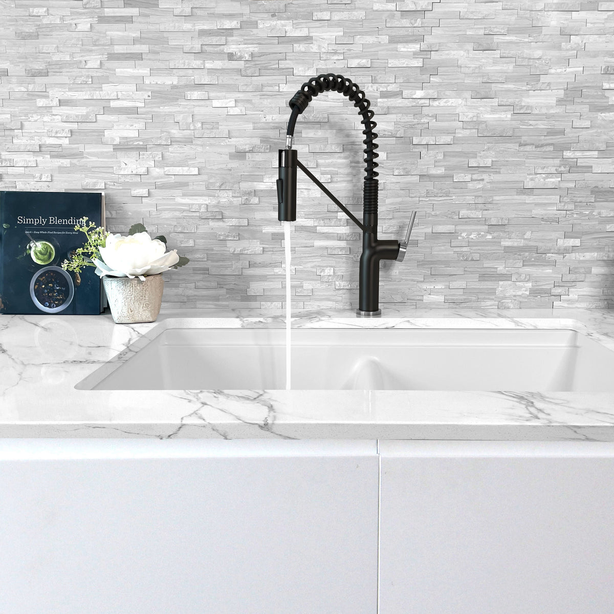Stylish Tivoli Single Handle Pull Down Kitchen Faucet Matte Black/Brushed K-149NS