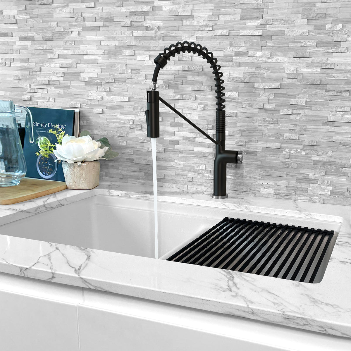 Stylish Tivoli Single Handle Pull Down Kitchen Faucet Matte Black/Brushed K-149NS