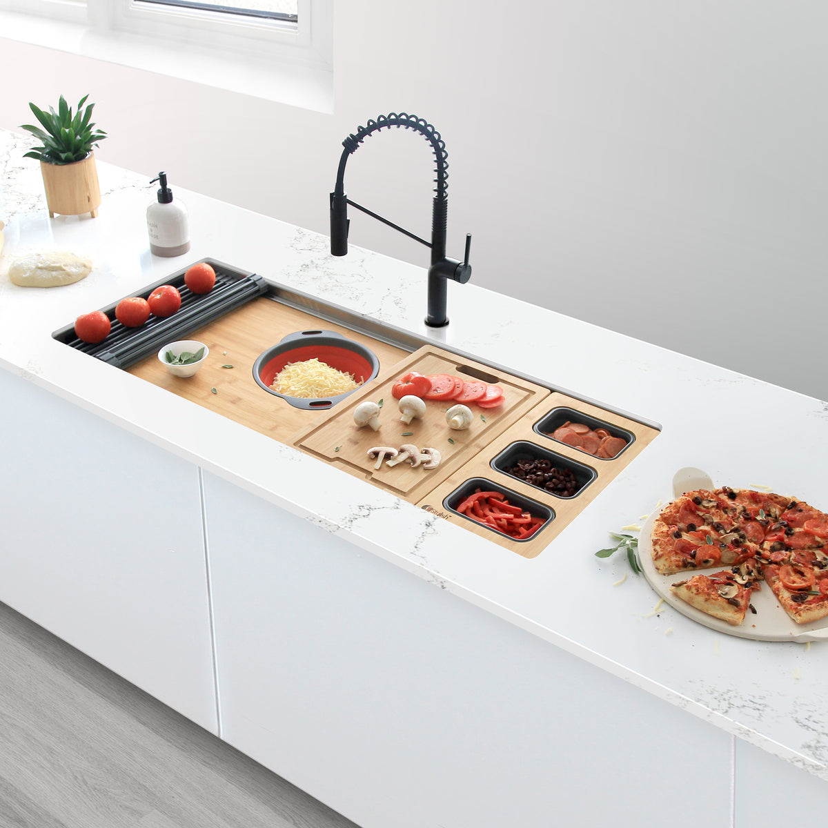 Stylish Tivoli Single Handle Pull Down Kitchen Faucet Matte Black K-149N