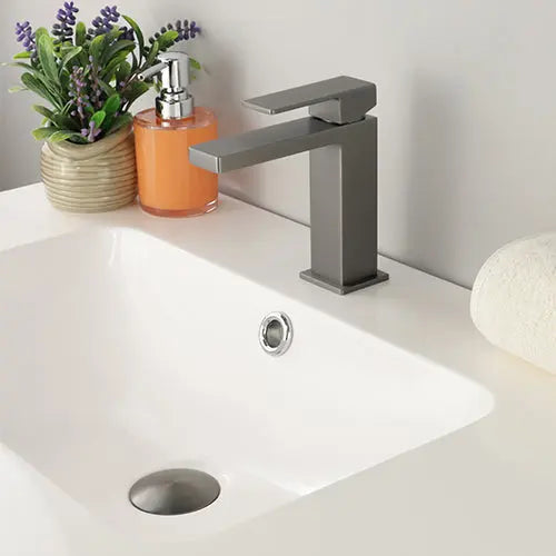 Kodaen Basin faucet in graphtie black.