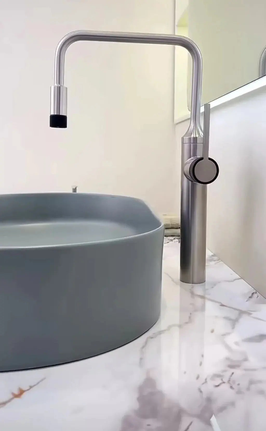Kodaen Kairo Modern Single Handle Pull-Down Spray Faucet (F23C02) - Plumbing Market