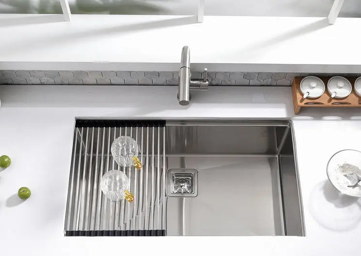 Kodaen Kitchen sink. Single bowl. 32". Brushed nickel. UNS3000P