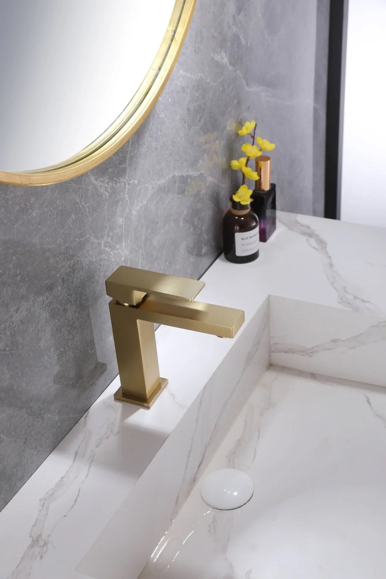 Kube Bath Aqua Kubo Single Lever Bathroom Vanity Faucet – Gold - Plumbing Market