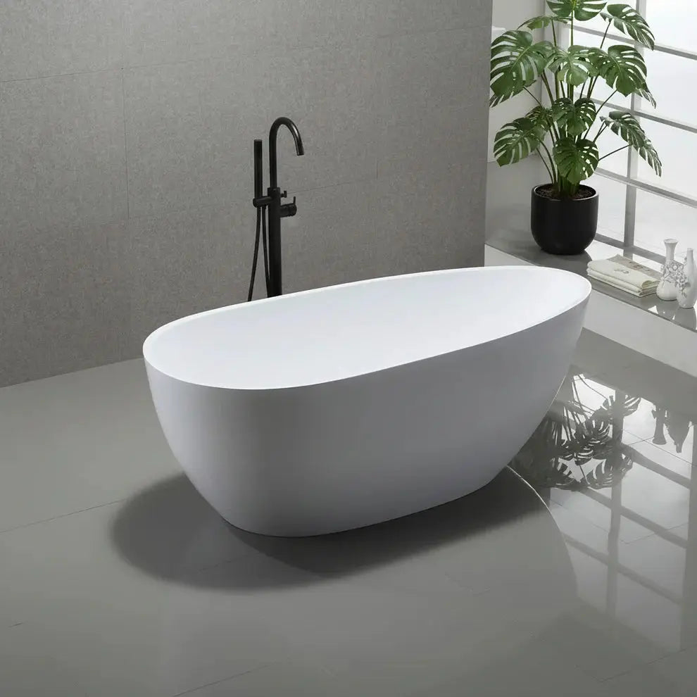 Liro Freestanding bathtub    67" x 30" x 24" TESSA WHITE 67