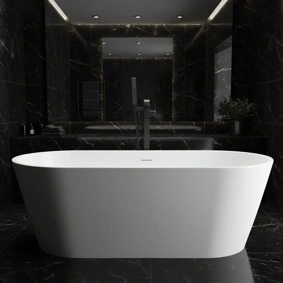 Liro Freestanding bathtub    67" x 32" x 23" LUCA 67