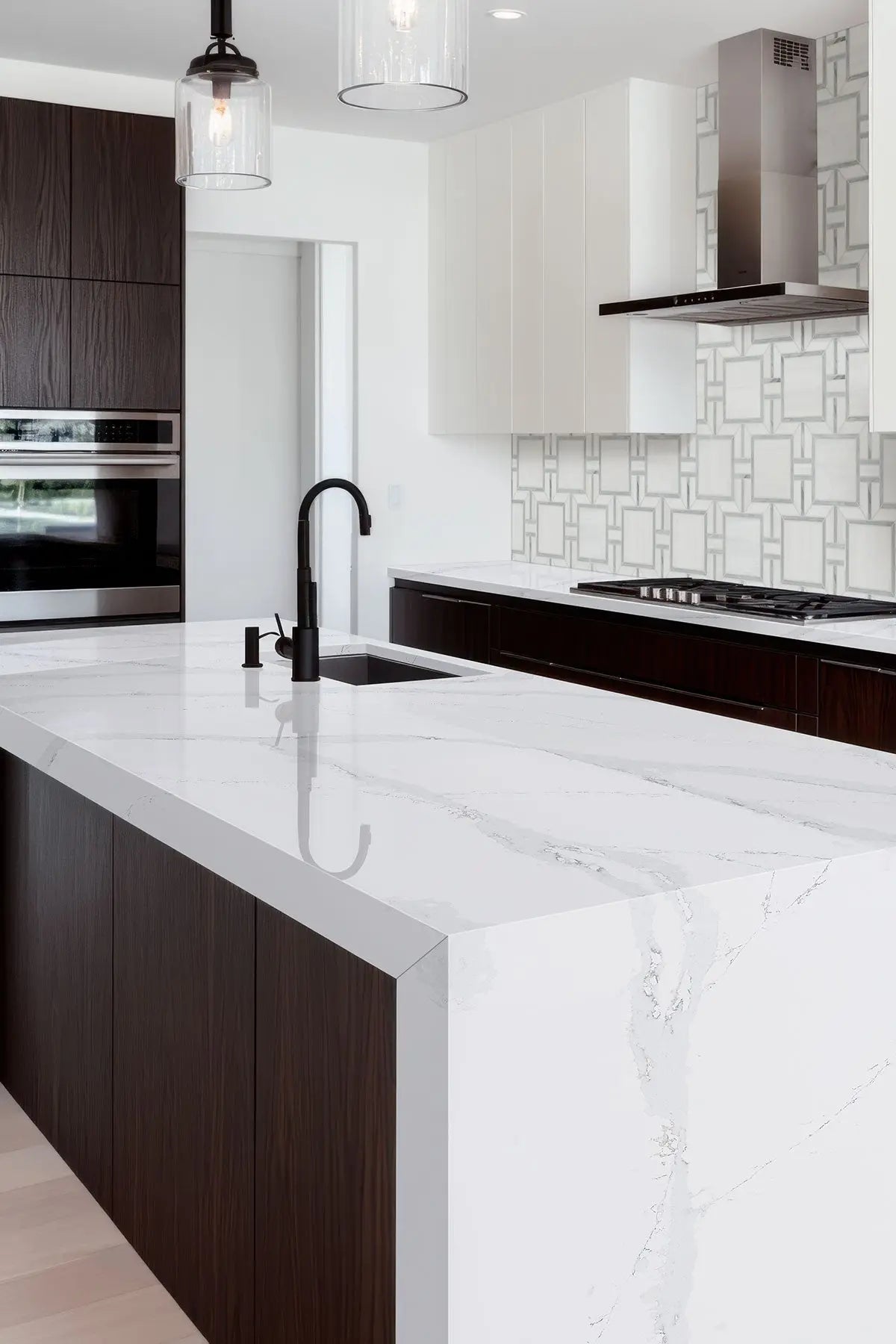 MSI Surfaces Backsplash Bianco Dolomite Alana Polished Mosaic Tile