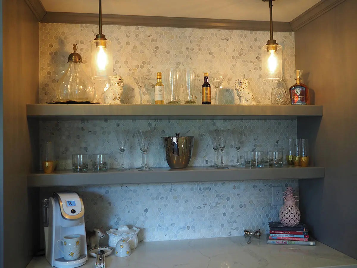 MSI Surfaces Backsplash Calacatta Gold 2” Hexagon Mosaic Tile